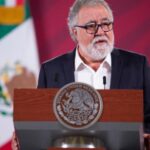 Encinas pide a FGR investigación por “grave filtración” de información del Caso Ayotzinapa